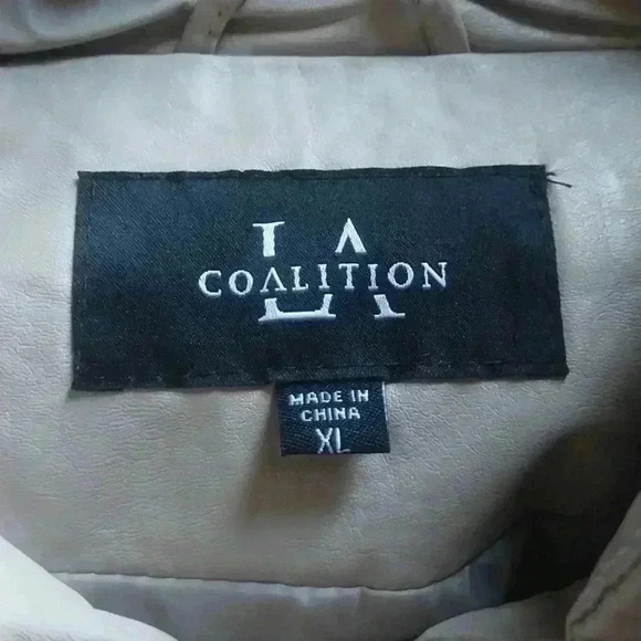 Women’s Taupe Puffer Coat Size XL - Picture 7 of 8